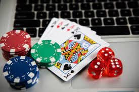 rajawaliqq login BandarQ card table interface showing hand rankings and player positions